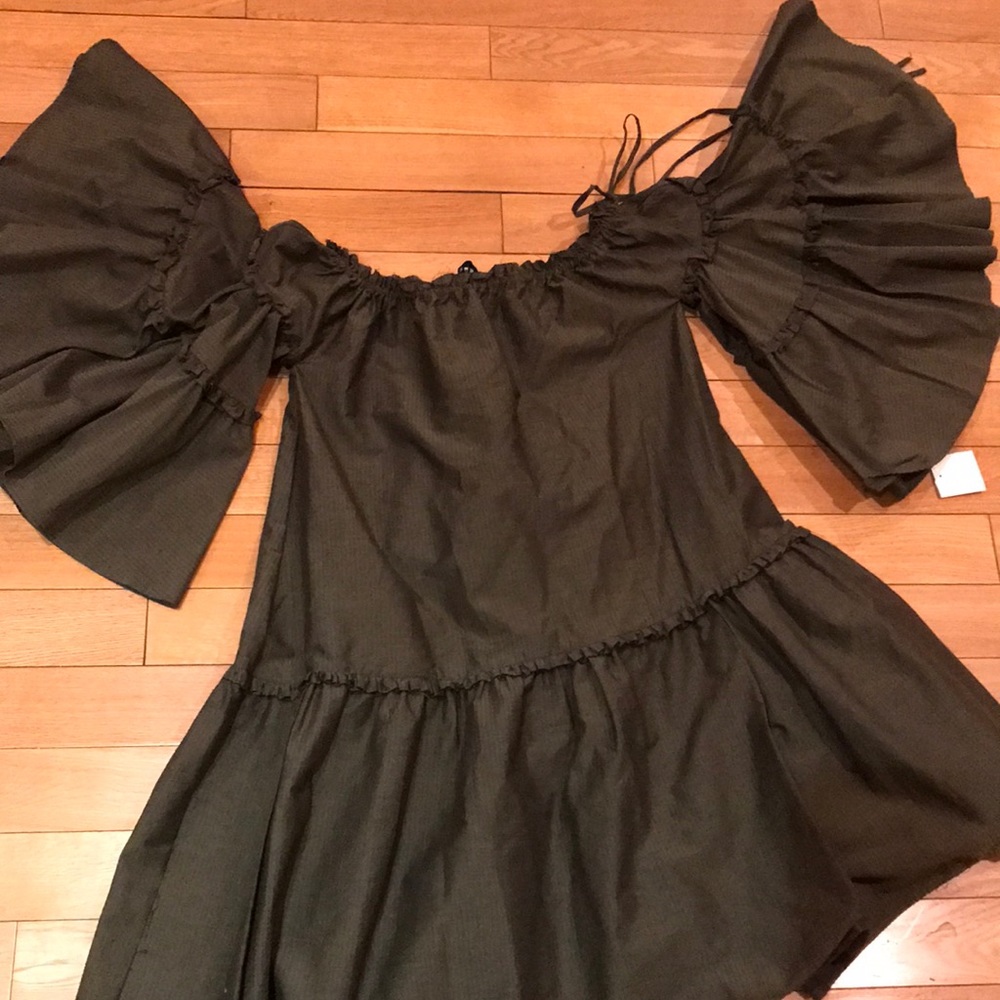 MSGM dress size 40/6 olive green, but can fit 8-10, off shoulder, knee length